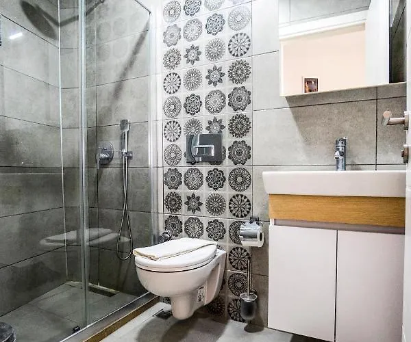 Hotel M2 2*