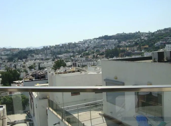 M2 Hotel 2*