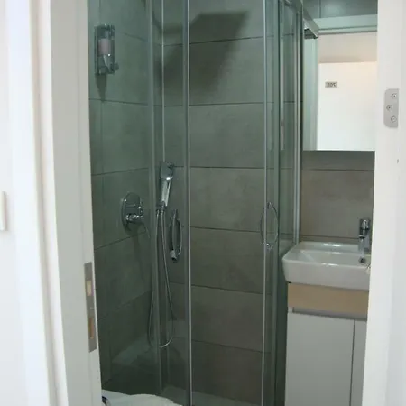 Ven Aparthotel 2*