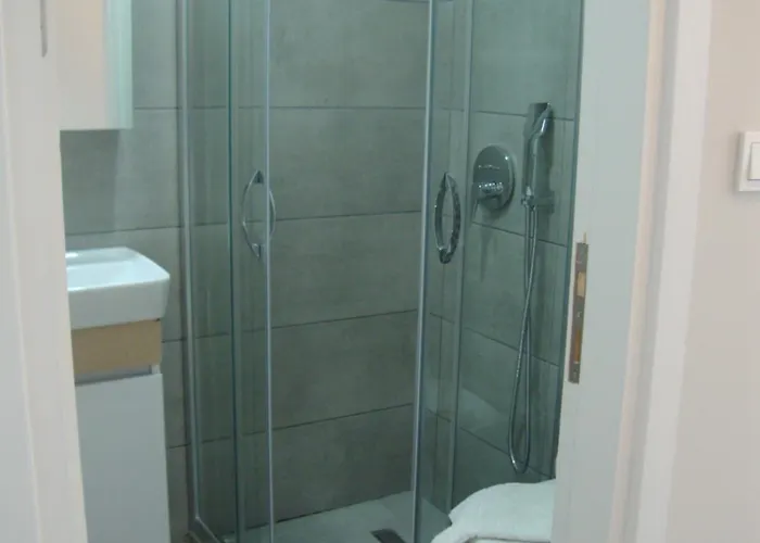 M2 Ξενοδοχείο 2*